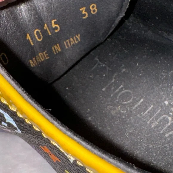 Louis Vuitton Multicolore Monogram Pattern Sneakers
Women's - Picture 8 of 10